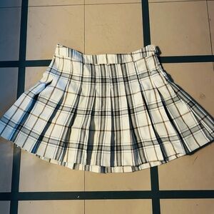 Pleated Plaid Mini Skirt in White and Tan
